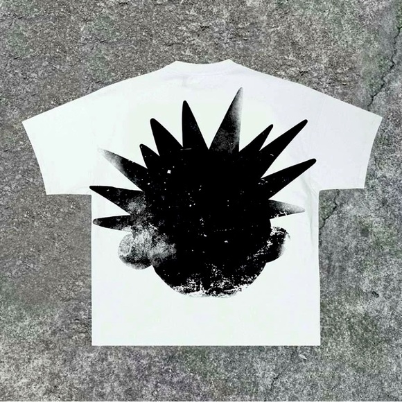 T SHIRT WITH DESIGN : front and back - Picture 1 of 2